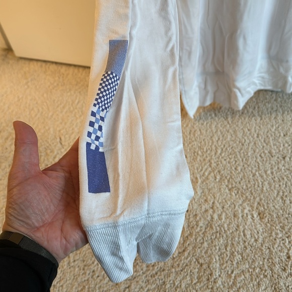 Peloton Sweatshirt - Picture 5 of 5